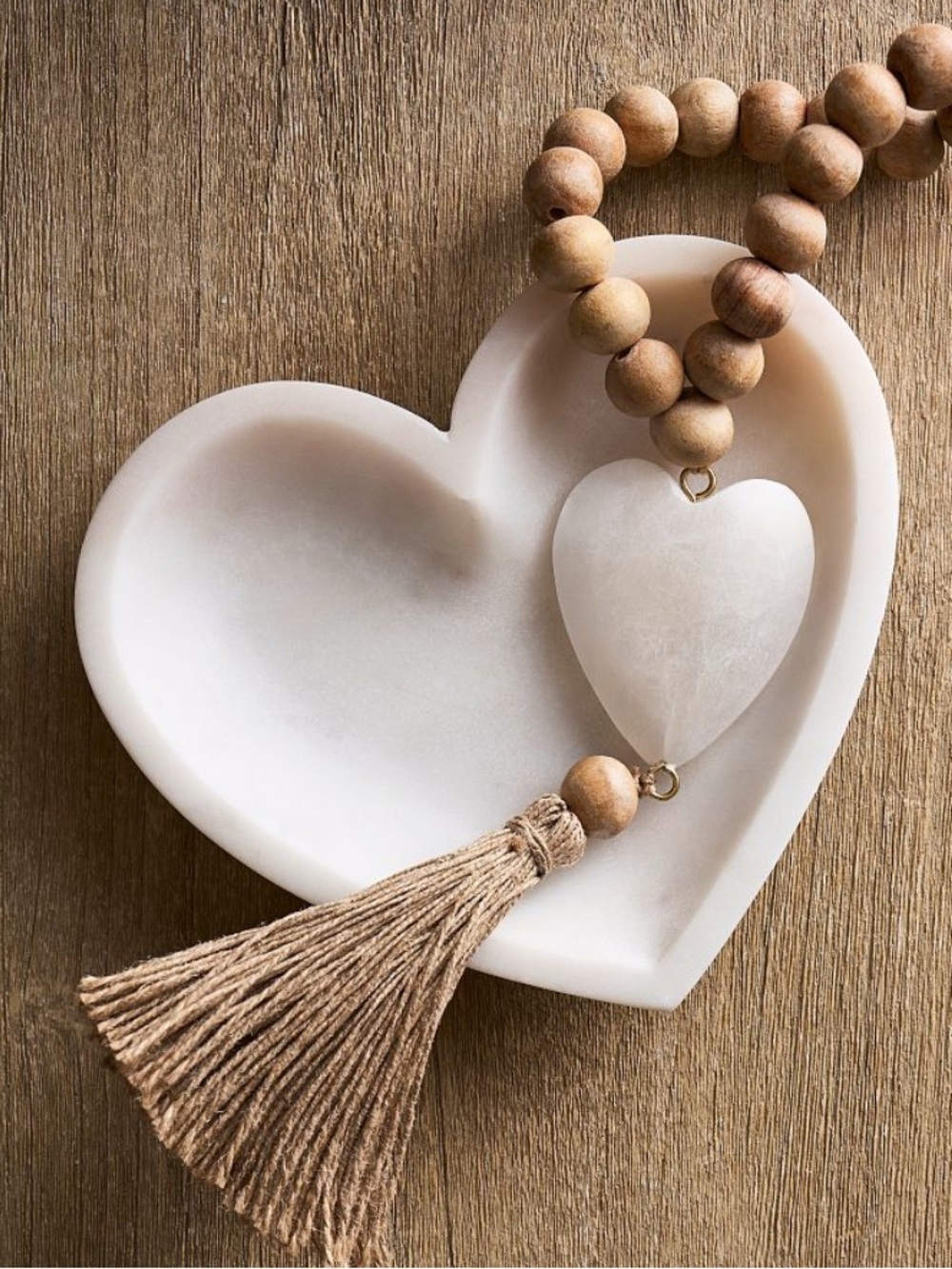 Pottery Barn shareArtisan Handcrafted Beaded Rope with Marble Heart 18” NWT